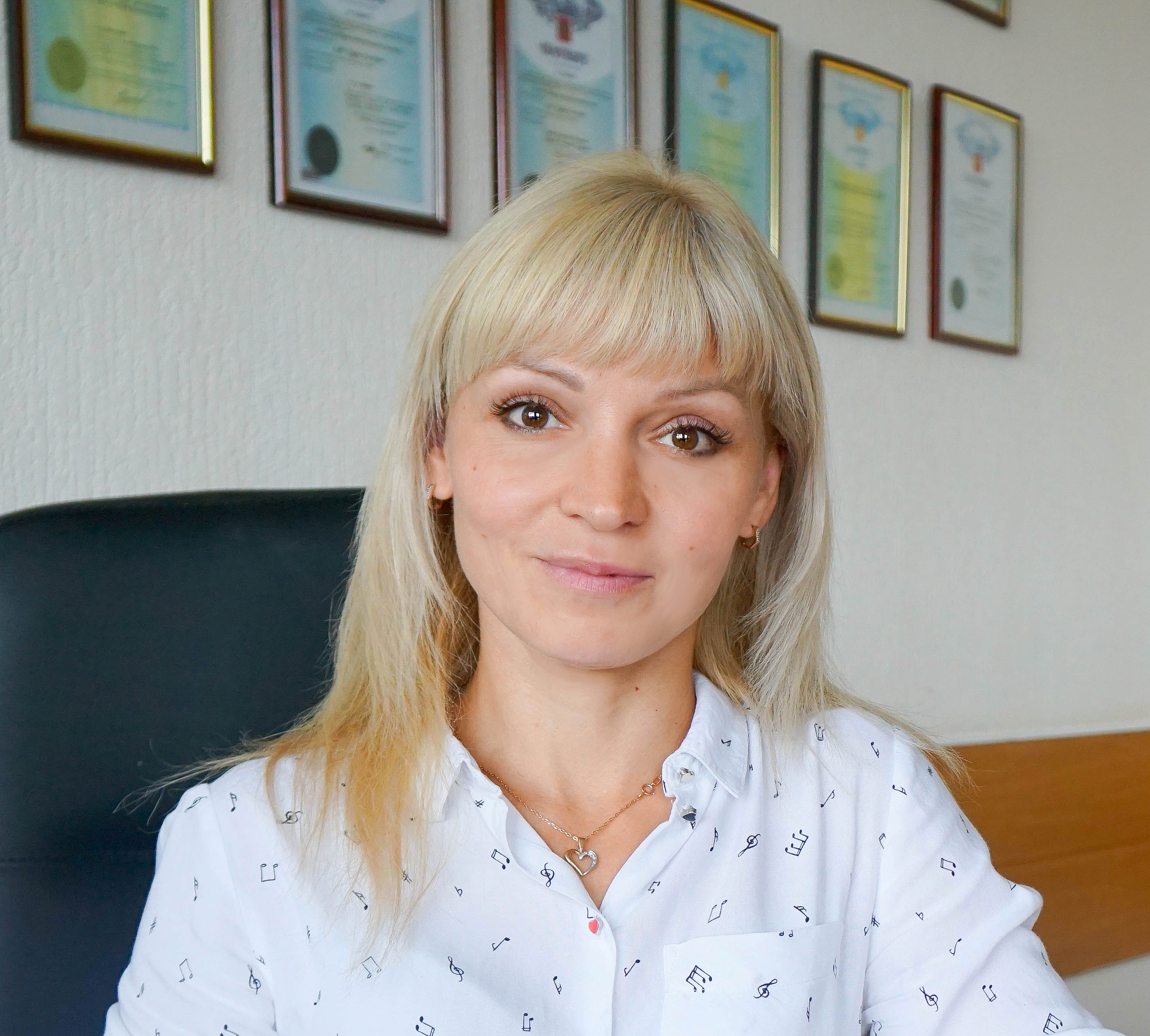 Данелюк Елена Александровна, Руководитель отдела по работе с персоналом